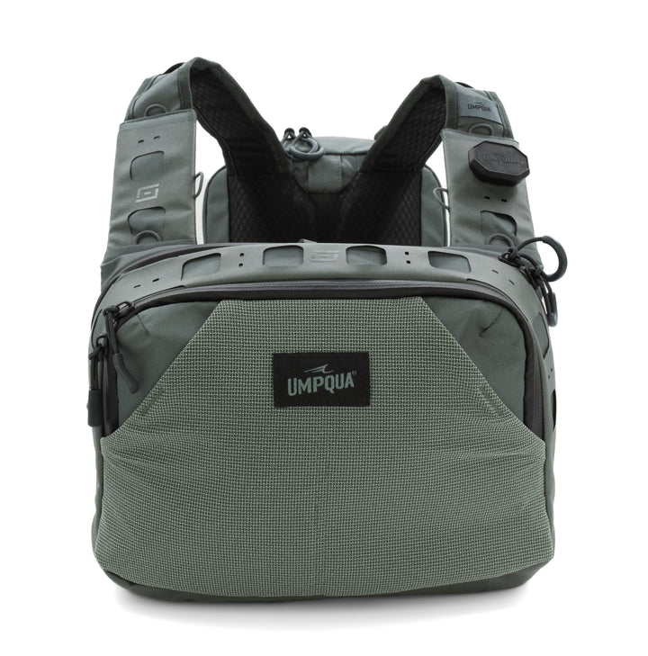 Umpqua Swiftlink Overlook Chest Pack in sage