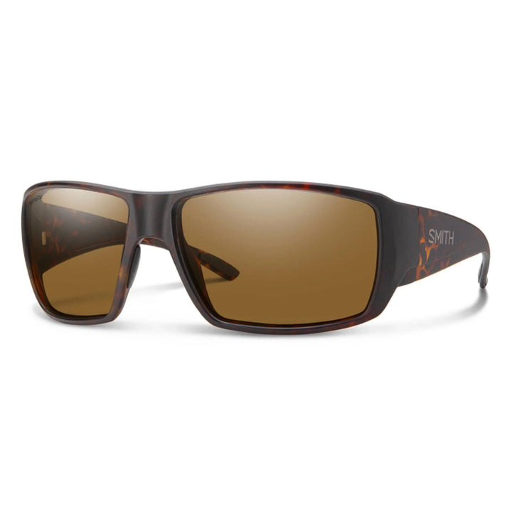 Smith Guide's Choice sunglasses, Matte Tortoise frame, ChromaPop Glass Polarized Brown lens, three-quarter view